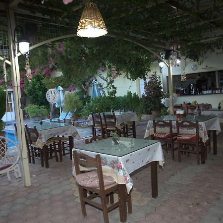 Sunrise Hotel & Apartments Родакинон Екстериор снимка