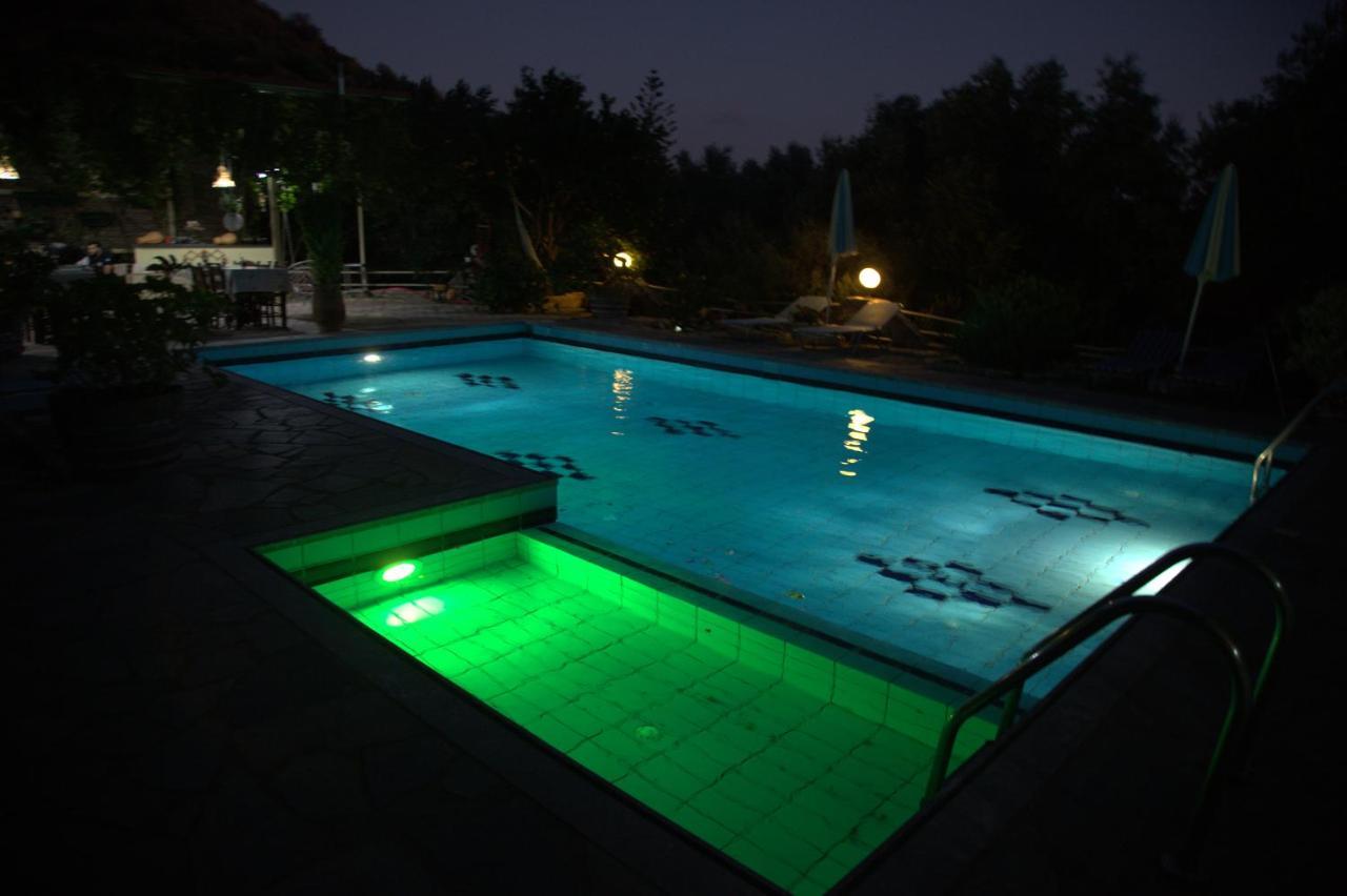 Sunrise Hotel & Apartments Родакинон Екстериор снимка