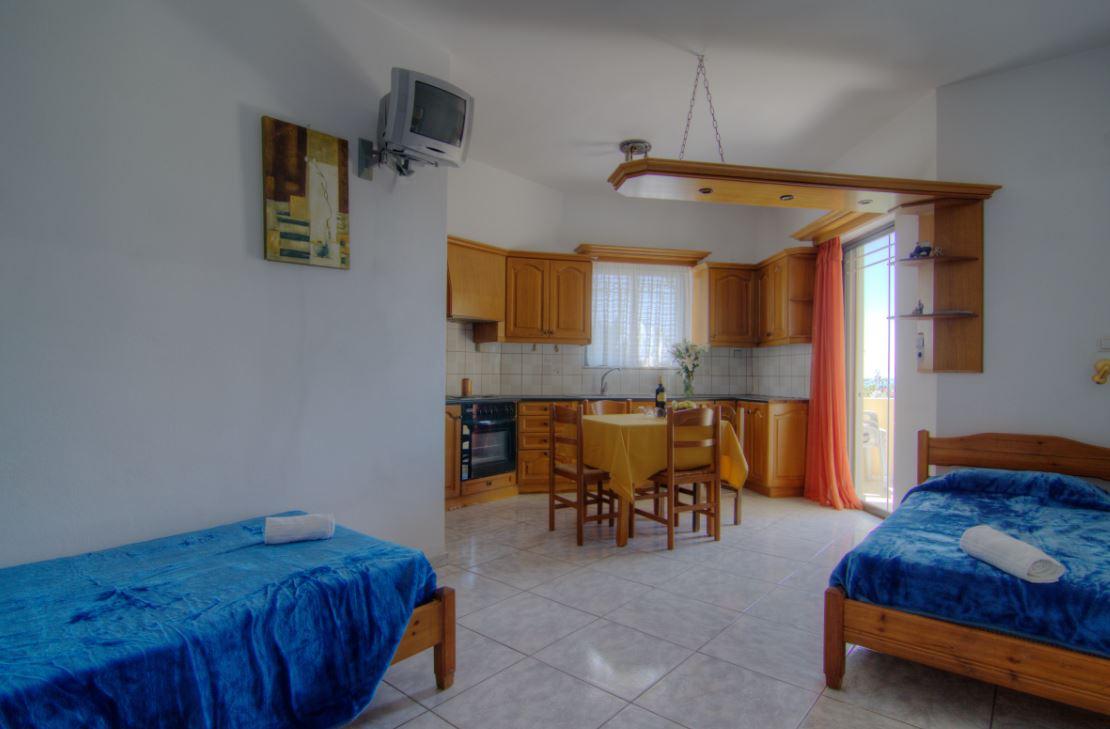 Sunrise Hotel & Apartments Родакинон Екстериор снимка